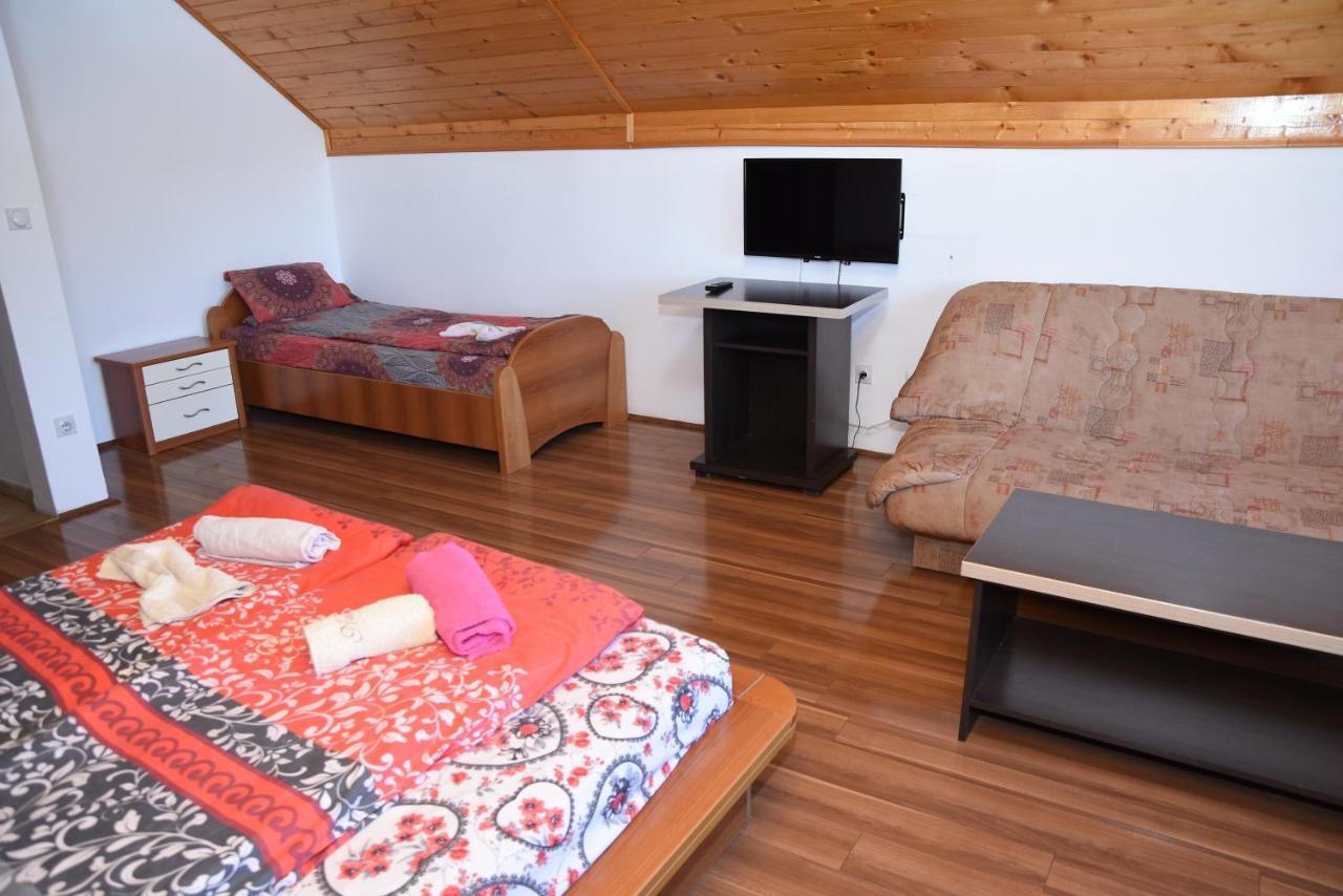Mm Narcis Bed and Breakfast Vlasina Rid Exteriör bild