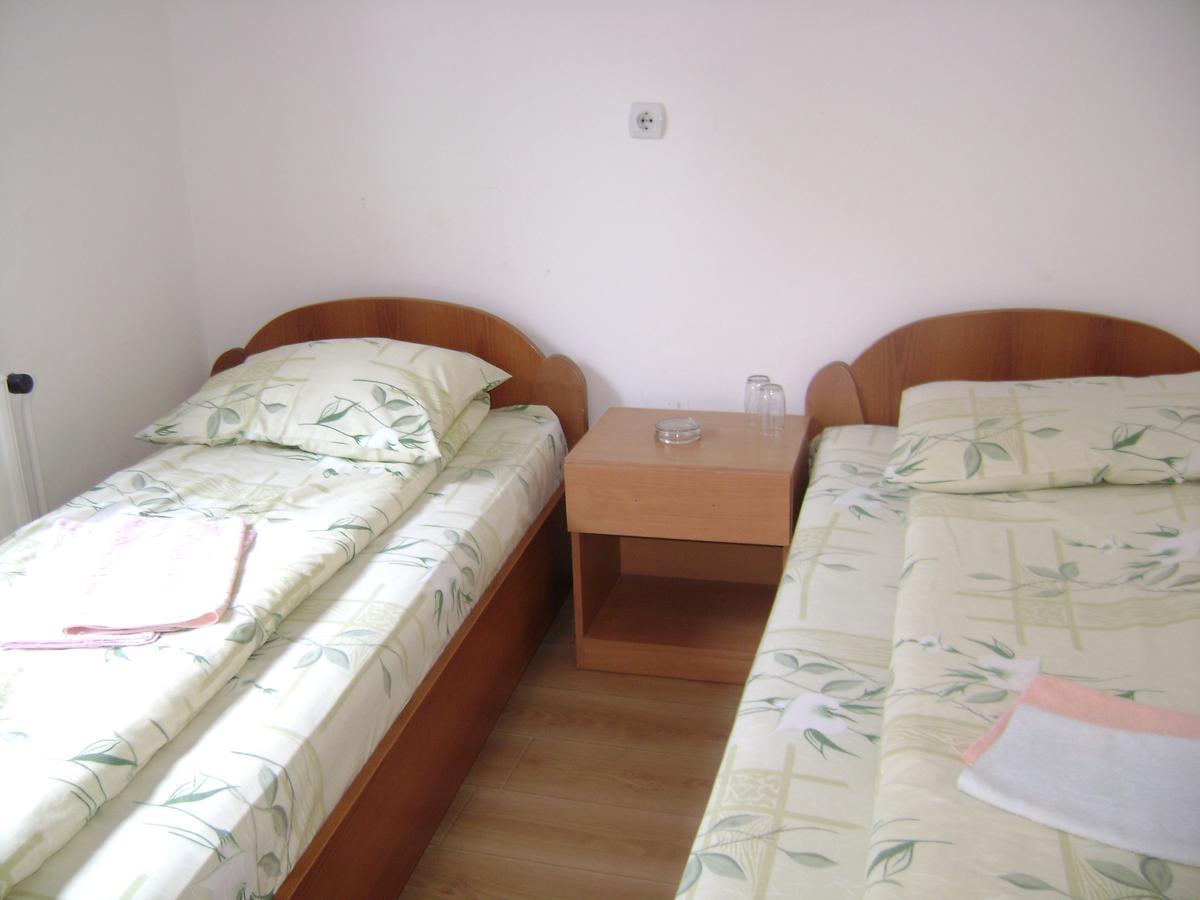 Mm Narcis Bed and Breakfast Vlasina Rid Exteriör bild
