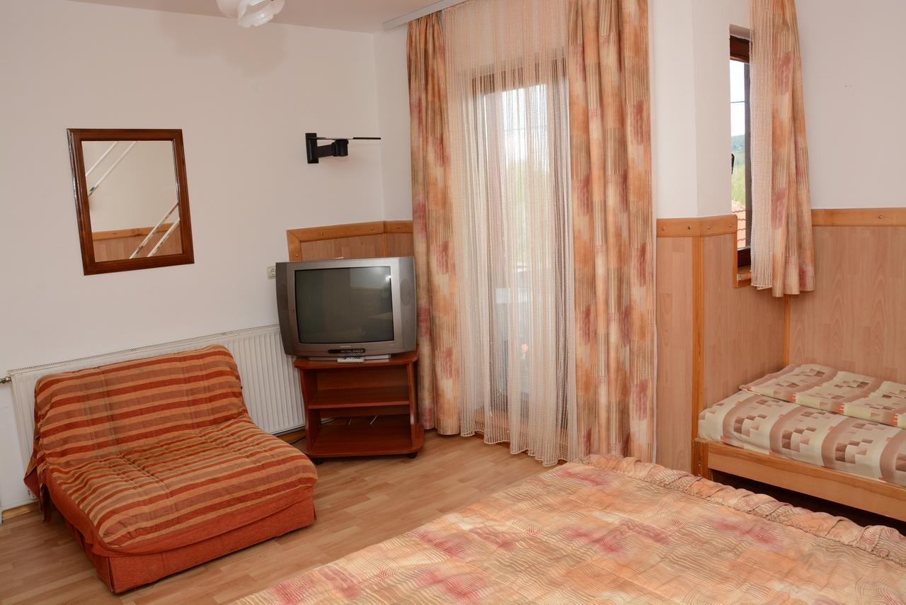 Mm Narcis Bed and Breakfast Vlasina Rid Exteriör bild
